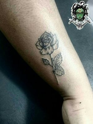 #NaneMedusaTattoo #tatuagem #tattoo #art #arte #riodejaneiro #sulacap #lineworktattoo #linework #flower #flowertattoo 