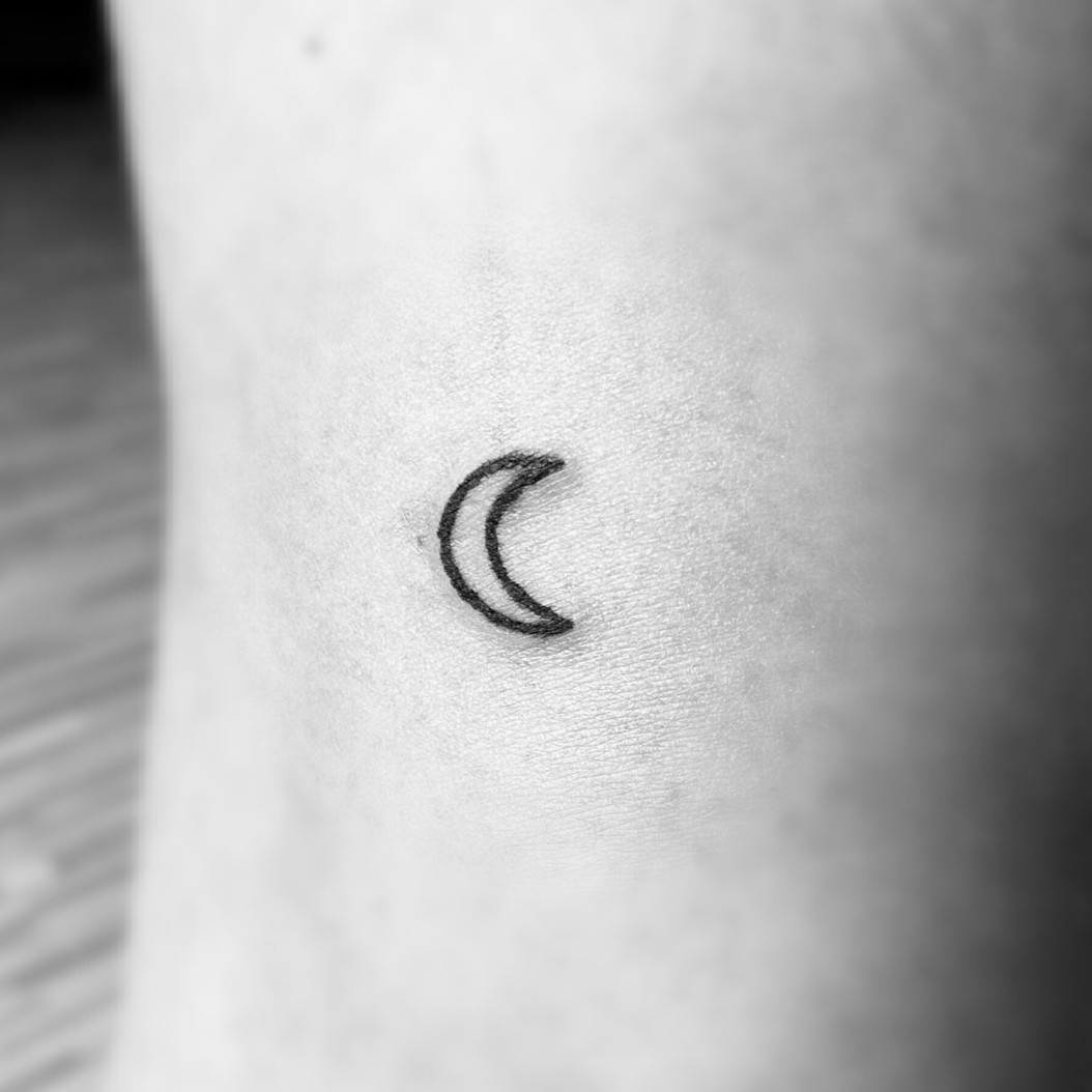 Share 95 about small sun and moon tattoo super cool  indaotaonec