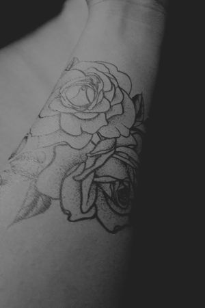 double roses. #rosestattoo #roses #blackandgreytattoo #blackandgrey 