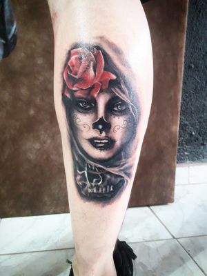 Catrina!!#catrina #tattoos #tattooed #electricinkpen #electricink #everlastcolors #realistictattoo #galeriatattoo #realismo #blanckandgray #rose #rosa #red #tattoo2me #tattoodo #Osasco #tatuagem #ink #inked #nature #tatuagemsp #tatuagemosasco #photo #brazil #Caveira
