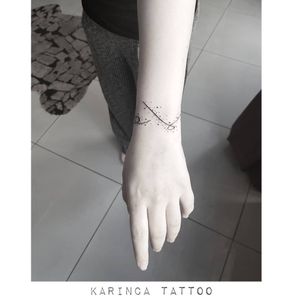 Instagram: @karincatattoo #karıncatattoo #wrist #dot #tattoo #tattoos #tattoodesign #tattooartist #tattooer #tattoostudio #tattoolove #tattooart #istanbul #turkey #dövme #dövmeci #design #girl #woman #tattedup #inked #ink #tattooed 