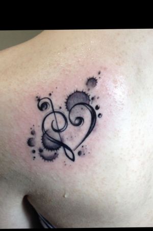Just made musical heart By Davide Famiglietti Done at the Sick of Ink, Milan #blackandwhite #heart #music #hearttattoo #watercolortattoo #watercolor