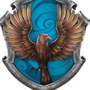 Eagle ravenclaw crest