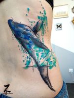 1er aperçu de mes tattoos faits à Lille au studio La Bonbonnière 💙 🐋Une baleine à bosse en train de sauter 🐳 💙 --- humpback whale breaching --- Merci Julie pour ce beau projet ! Et merci à Epsylone, Kloélicious, Sharlotte Chan et La Peste pour l'accueil <3 #humpback #whale #humpbackwhale #breaching #baleine #baleineabosse #saut #whaletattoo #watercolor #watercolortattoo #tattoo #backtattoo #graphictattoo #colortattoo #zeldabjj #zeldablackjeanjacques #tattooart #tattooartist #tatouage #tatts #inkdrop #inkedupgirls #inked #inkedup #tattoed #femaletattooartist #tattoomagazine #lovewhales #womantattoo