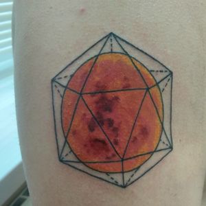 #геометрия #краснаялуна #луна #moon #moontattoo  #redmoon #geometry #geometrytattoo #hexagon