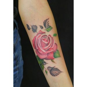 Instagram: @Lil.ChynoFacebook.com/LilChyno#tattoorose #tattoo #rose #RosasTattoo #rosas