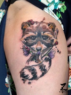 First tattoo of my guest week in Toronto!Thank you Natacha for adopting this cute raccoon💜🌱🍁Some appointments spots available 19th>24th June  !!!Thank you Lucky13tattoo's team for the warm welcome ☺#raccoon #raccoontattoo #cutetattoo #flowers #berries #lovenature #watercolor #aquarelle #watercolortattoo #tattooflash #tattoos #girlswithtattoos #tatts #femininetattoo #naturetattoo #zeldabjj #zeldablackjeanjacques #femaletattooartist #torontotattoo #tattooartist #tattooguest #guestartist #colortattoo #toronto #torontocanada #tattootour #lucky13tattoostoronto