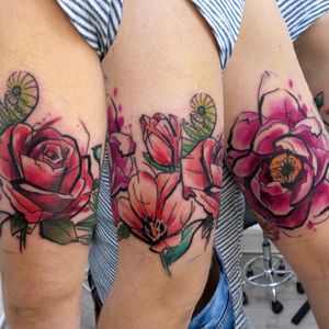 Un tour de bras floral pour ma vaillante cliente !😉#peonies #peony #peonytattoo #rose #rosetattoo #flowertattoo #tulip #tuliptattoo #fern #ferntattoo #poppy #poppies #poppytattoo #poppyflower #poppylove  #flowertattoos #graphictattoo #tattoomagazine #tattoolife #armtattoo #zeldabjj #zeldablackjeanjacques #tattoosnob #tattoos #tattooartist #tattooart #weloveflowers #tattooink #inkmagazine #colmartattoo