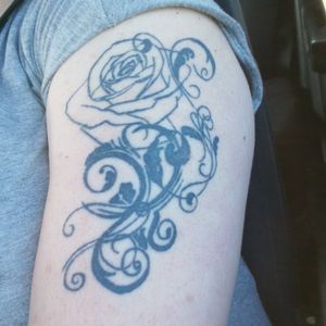 Swirling rose design