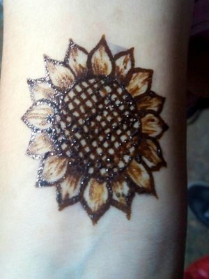 Henna: Sunflower