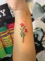 #floraltattoo #flowers #tattooart #colortattoo #wristattoo #smalltattoos #flowertattoo 