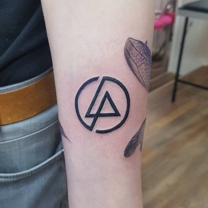 New The 10 Best Tattoo Ideas Today with Pictures  Linkin Park logo  tattoo done yesterday     Tatuaje de cómics Tatuajes interesantes  Tatuaje de química