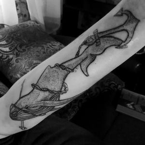 #tattoo #tattooart #tattooartist #dotwork #dotworktattoo #blackandgrey #blackandgreytattoo #blackandwhite #blackandwhitetattoo #graphictattoo #graphic #homestudio #tattoohomestudio #whale 