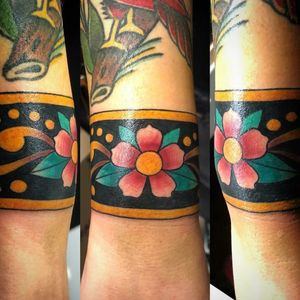 Traditional flower bracelet done by Greggo. . . . #TraditionalTattoo #BoldWillHold #InkedGirls #GirlsWithInk #GirlsWithTattoos #TattooedGirls #Tattoo #Tattooed #TattooArt #Inked #InkAddict #InkStagram #TattooMagazine #InkedUp #UplandTattoos #InlandEmpire #InlandEmpireTattoos #Upland #UplandCA #UplandTattooShop #CustomTattoo #BlackRoseSocialClub #DowntownUpland #ColorTattoos #Socal #SouthernCalifornia #Ontario #RanchoCucamonga #Claremont #Montclair