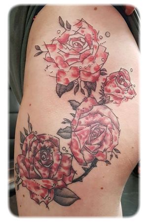 Water colour and sketchy style roses #hippiece #rosestattoo #sketchstyle #sketchtattoo 