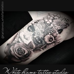 #whiteflame #karlstevens #tattoo #skin #art #ink #blackandgreyshade #portrait #dayofthedeadgirl #roses #daffodil 