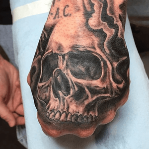 Awesome skull tattoo by artist Tommy Bone #skull #tommybone 