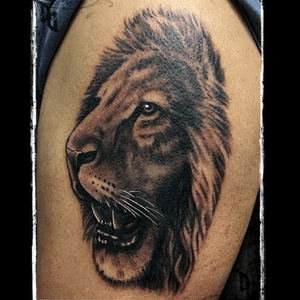 Awesome lion tattoo By Dennis Gladwell #lion #bigjoesonstattoo #dennisgladwell 