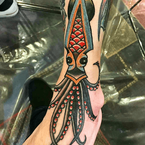 Freehand squid jammer by matthufftattoo done at the Atlantic City Tattoo Expo this past weekend! #originalbrooklynink #brooklynink #brooklyninktattoo #squidtattoo #freehandtattoo #actattooexpo2016 #traditionaltattoo #customtattoo #boldtattoo #boldwillhold #colortattoo #foottattoo