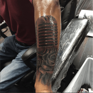 What is this mic season? #microphone #realism #realistic #rose #infamousbodyink