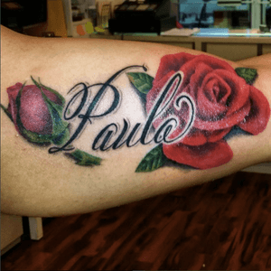 Roses! Done by INK FLOW Tattoos artist uptowntatking #roses #rose #redrose #flower #inkflowtattoos 