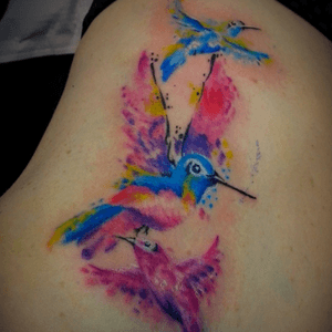 A little hummingbird watercolor #watercolortattoos #classacttattoostudio #tattoos #colorfulink #hummingbird