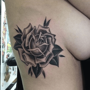 Black and grey rose by gill_gold #flyritetattoo #blackandgrey #rose 