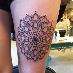 Linework mandala #linework #floral #blackwork #mandala #dotwork 