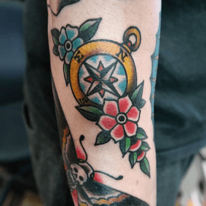 Traditional compass #traditionaltattoo #traditional #compass