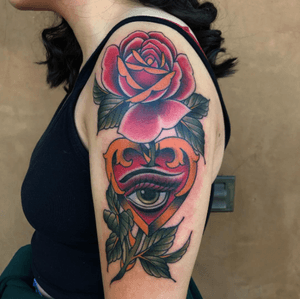 Tattoo by @DevxRuiz
#rose #heart #eye 