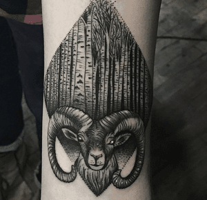 Accepting more smaller scale animal tattoos now! 🖤 #blackwork #blackworker #blacktattoo #blackworkerssubmission