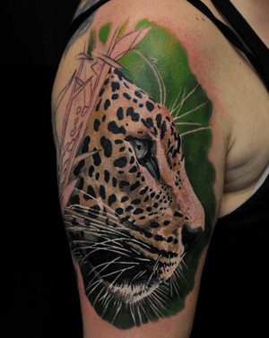 🐆 Work in progress of this leopard by our realism artist @radurusu🌿 #radurusu #tattoo #tattooartist #tattoodo #atelierfour #truro #cornwall #realism #tattoorealistic #tattooistartmag #wearesorrymom #artist #leopard #leopardtattoo #sleevetattoo
