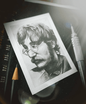 So I drew this tiny self-portrait today (kidding it's obviously Harry Potter) anyway tag some Beatles fans and leave some suggestions on what you'd like to see me draw this size🐒