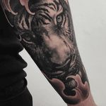 Close up, grrr 🌊 #irezumicollective #tigertattoo #fingerwaves #tattoo #inkart #blackandgreytattoo #oriental #orientalart #orientaltattoo 