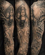 Top part of this #kannon sleeve. The previous Buddha statue is on the inside. 