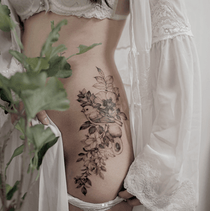 Flower tattoo by Zihwa Tattooer #floral #delicate #blackwork #zihwa #bird #flower #spring 