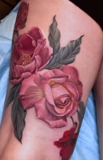 Spring flower tattoo by Megan Massacre #meganmassacre #flowertattoo #gritnglory