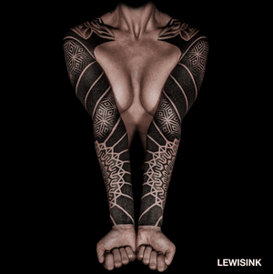 Tattoo Connect on X: Bodysuit geometric tattoo by artist ry_ink via insta  #bodysuittattoo #geometrictattoo  / X