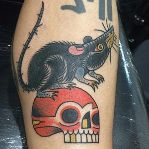 Naughty little rat and his skull buddy by @denotattoo #surrealism #skulltattoo #rattattoo #rat #vermin #animaltattoos #besttraditionaltattoos #colourtattoo #tradworkers #skulls