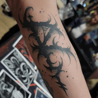 Another year at my favorite convention @evergreentattooinvitational and my heart is full and soul is inspired! Here's the result of the 3 day freehand leg I did on my homie (aka the real MVP of the weekend) @pklupar Thanks again for coming with and sitting like an absolute BOSS all weekend bro! I didn't take almost any pictures this trip... but I'm grateful that I was so in the moment and so surrounded by people I love and admire, that I completely forgot to take out my phone! The community at this show really is something special. I want to give a huge thank you to @lifetimeriley @erinrockabitch @ncarlton and the whole @evergreentattooinvitational crew for all their hard work, dedication, and love they put into this show. You guys are the best! It's truly an honor and a privilege to be a part of it. Already hyped and looking forward to next year's show! Much love everyone 🤘♥️🤘 #evergreentattooinvitational #tattooconvention #freehand #FreehandTattoo #BiomechTattoo #biomech #darkbio #darkart #darkartist #darkarts #aliens #demons #demontattoo #bioorganic #Oregon #legsleeve #grateful #blessed #inspired #tattoofamily