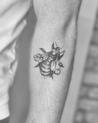Detailed Bee