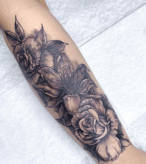 Floral tattoo style