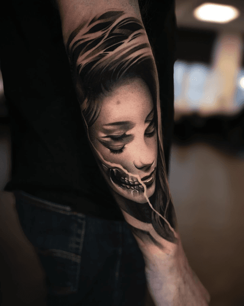 Decaying Face