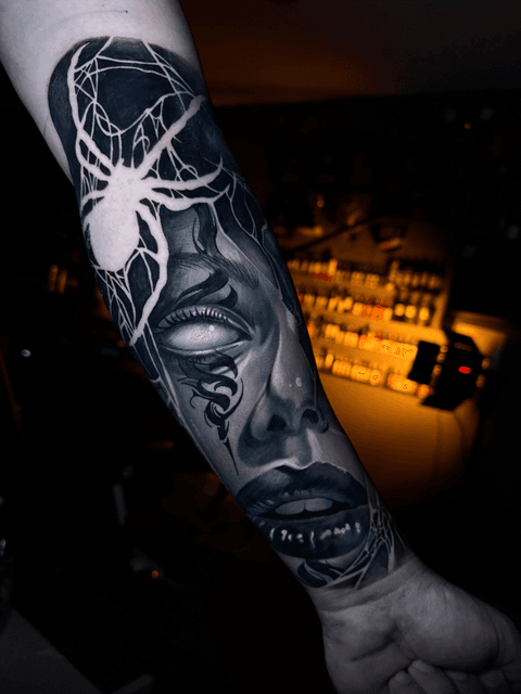 Scratch tattoo studio 