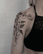 Freehand floral shoulder 
