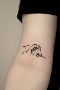 Minimalist Wave and Birds