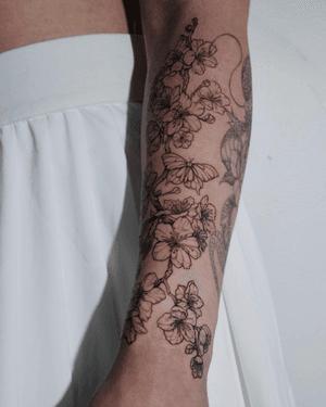 Floral tattoo style