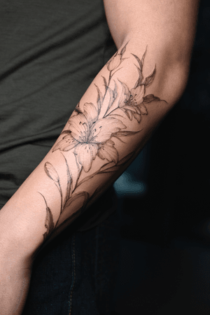 Floral tattoo style