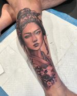 Geisha started to some other stuff I started on the upper leg. Books are open text or call the number in my bio to schedule a consultation.