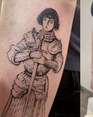 Giovanna d’Arco 1412 - 1431 🗡️🙏🏻🔥 📍 @blue_tony_toy Leggenda vuole che il cuore di Giovanna non fosse arso nel rogo, quindi raccolto e gettato in seguito nella Senna. #giovannadarcotattoo #etchingtattoo #engravetattoo